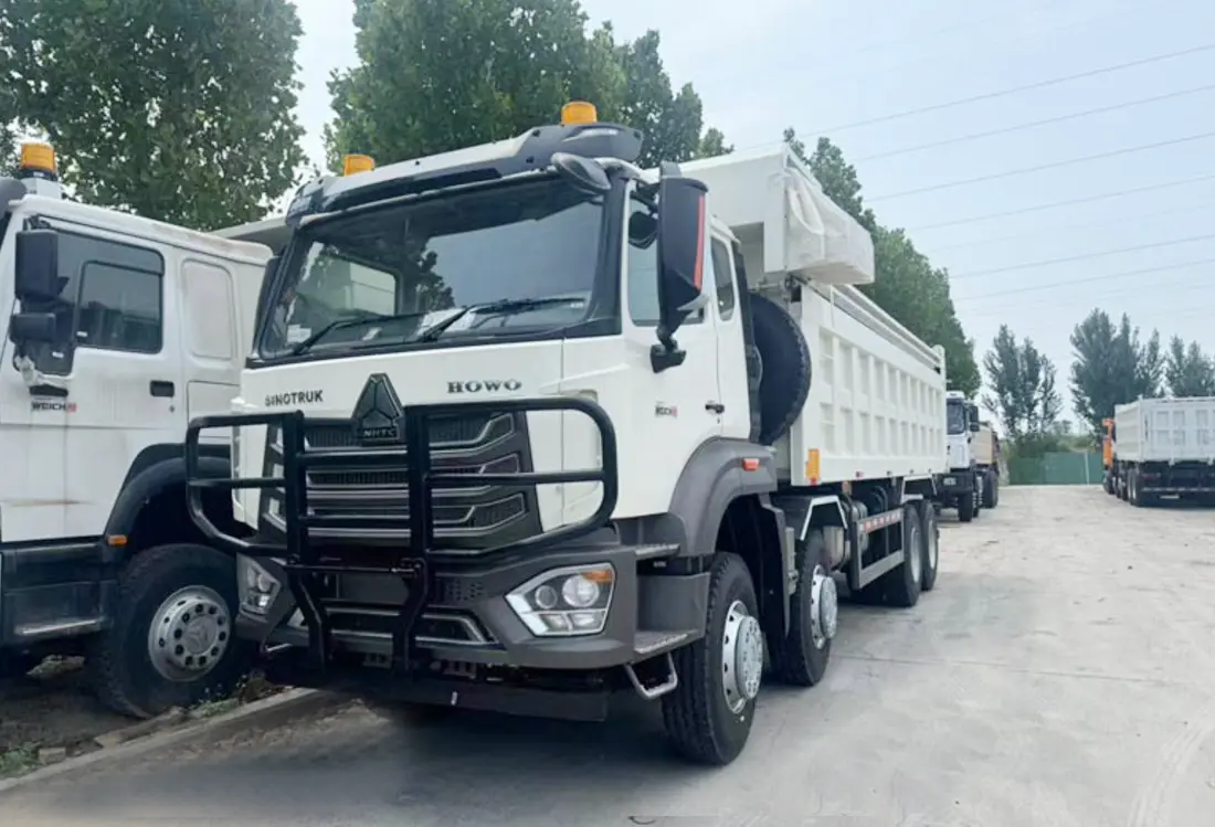 Sinotruk HOWO NX 12 Wheel 380HP 8x4 Dump Truck With Tarp