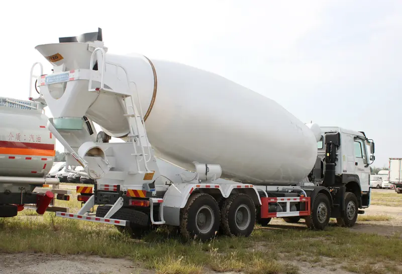 Sinotruk 8x4 Mixer Truck 380HP