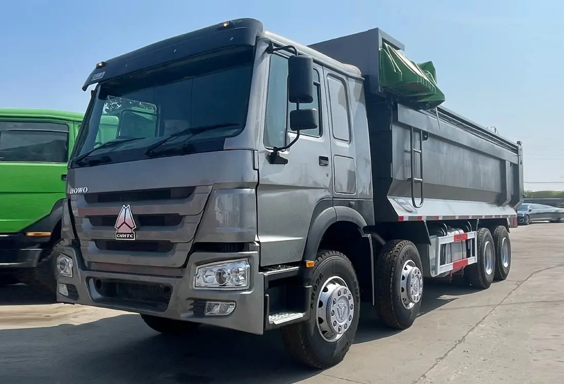 Sinotruk HOWO 7 375HP 8x4 Dump Truck With Tarp