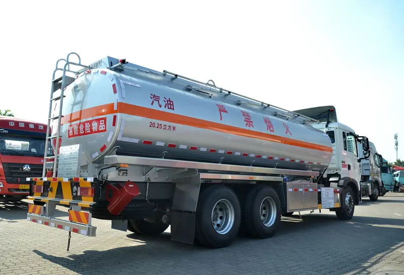 Sinotruk Howo TX Fuel Tanker Truck 20CBM