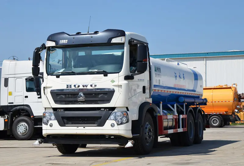 Sinotruk HOWO TX 6x4 Water Truck