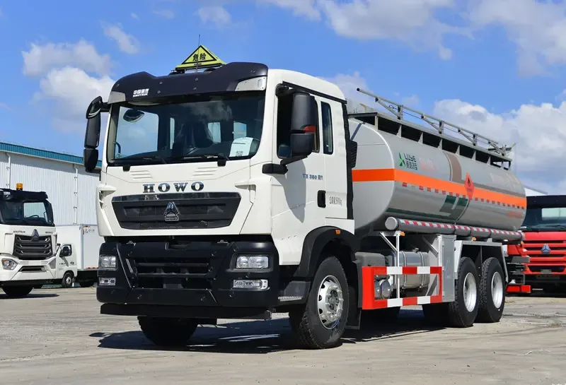 Sinotruk HOWO Fuel Tanker